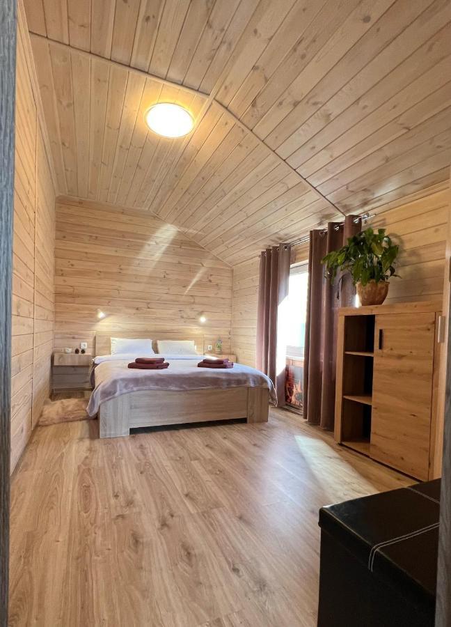 Treeskit House *